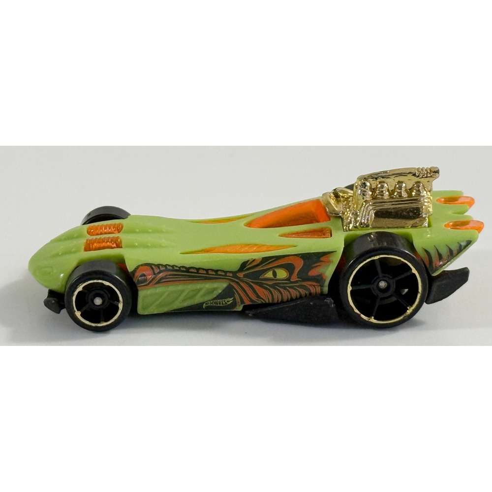Hot Wheels Power Bomb Kids 1:64 Green Street Beasts Dragon Toy Car